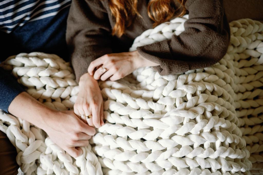 Nuzzie Chunky Knit Weighted Blanket - Breathable, Cooling, Hand Made Knit Throw Blanket for Sleep - Machine Washable, Stylish Decor Design (Cream, Queen | 28lbs | 80"x80")