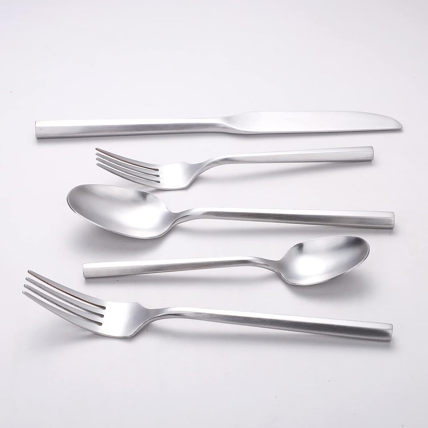 Matte Silverware Set Silver Flatware Set with Hexagon Handle 20 Pieces 18/0 Stainless Steel Cutlery Set Wedding Housewarming Gift Service for 4 (Matt silver)