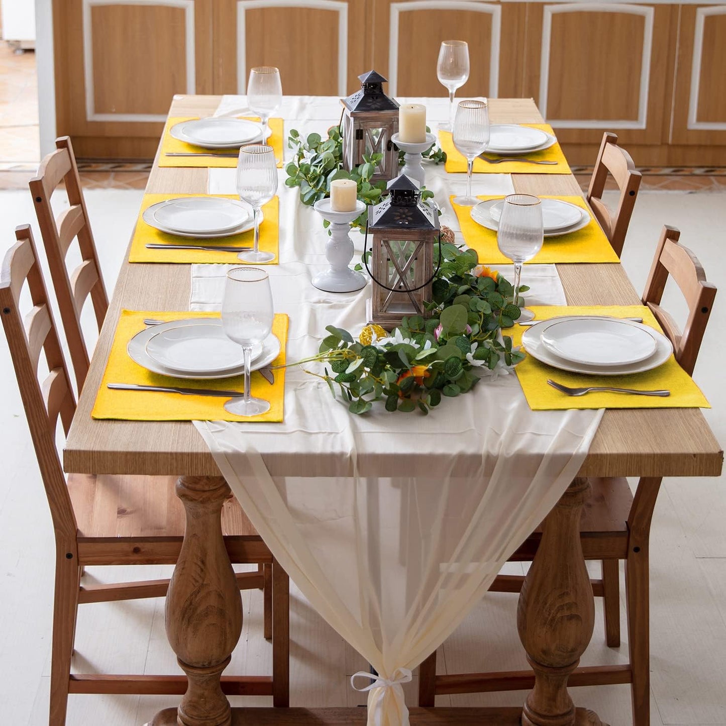 Cloth Placemats Set of 8, Linen Type Fabric Placemats Machine Washable Heat Resistant Placemats Wrinkle Free Thick Polyester Kitchen Place Mats for Dining Table (Yellow)