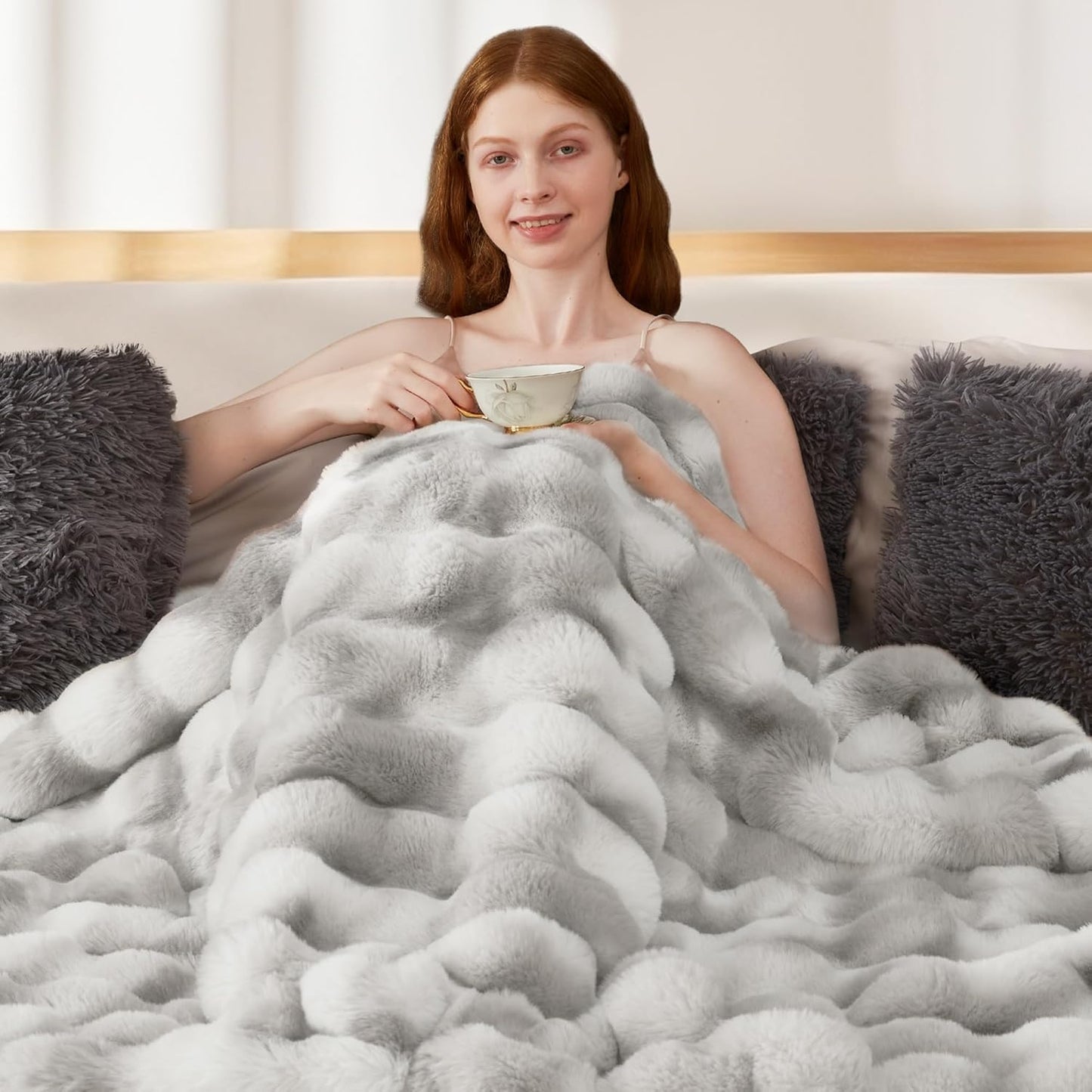 Touchat Luxury 1000GSM Rabbit Faux Fur Blanket, Super Heavy Warm Cozy Brown Blankets for Couch Bed Sofa, Ruched Plush Fuzzy Elegant Soft Reversible Mink Blanket Living Room Bedroom, 90" x 90"