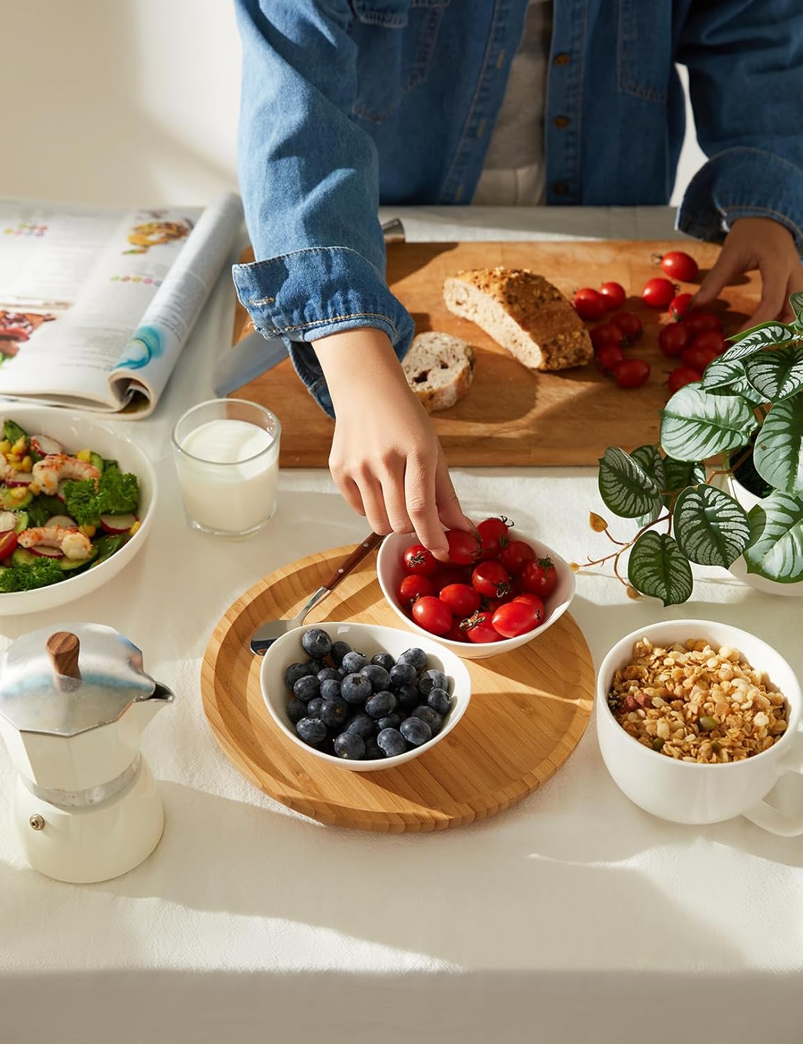 Teocera 5 Inch Porcelain Small Bowls Set, 6 Ounce small serving bowls for Dessert, Ice Cream, Snack, Dipping, Side Dishes, Microwave & Dishwasher Safe- White