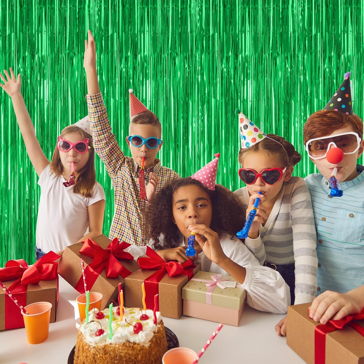 8 Pack Green Streamer, 3.28 FT x 7.05 FT Dinosaur Backdrop, Metallic Tinsel Backdrop FOI Fringe Curtains Party Streamer, Jungle Decor Green Streamer Party Decorations Photo Booth Props