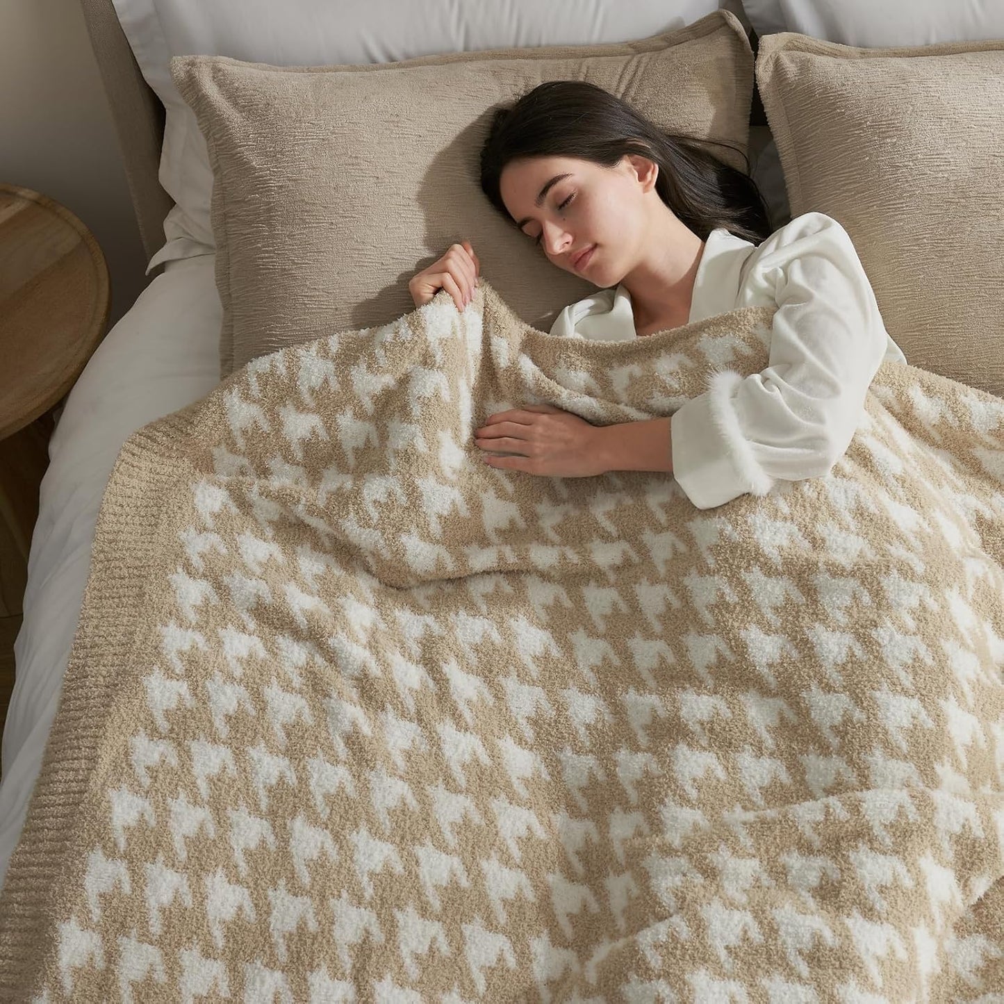 Snuggle Sac Throw Blanket for Couch, Reversible Super Soft Warm Blankets Cozy Knit Fuzzy Plush Lightweight Throws for Sofa, Bed, Camping,Houndstooth Beige,50x60 inches