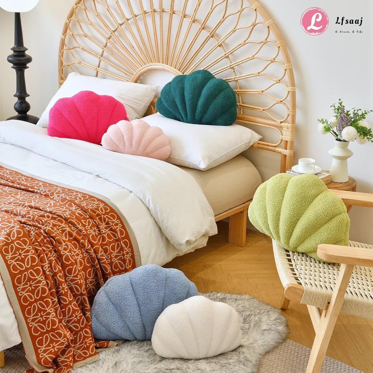 Emerald Green Seashell Throw Pillows, Shell Shaped Throw Pillows, 13 Inch Soft Home Decorative Pillow Plush Cushion for Bed Couch Living Sofa Room Decor Accent Throw Pillow