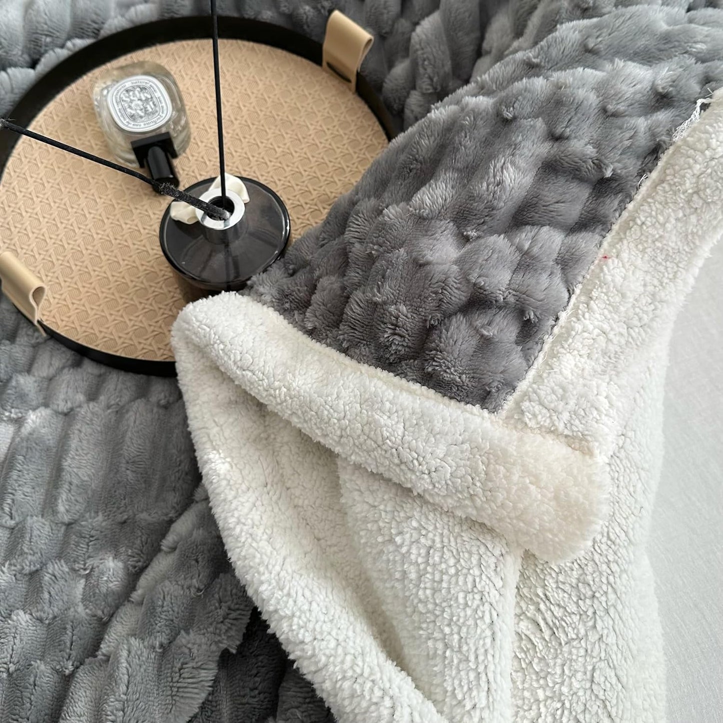 UKELER Sherpa Bed Blankets 80 × 90 inch, Ultra Soft Queen Size Throw Blanket for All Season, 470 GSM Cozy Plush Striped Fleece Blanket for Bedroom Living Room Dorm Hostel Sofa Camping, Off White