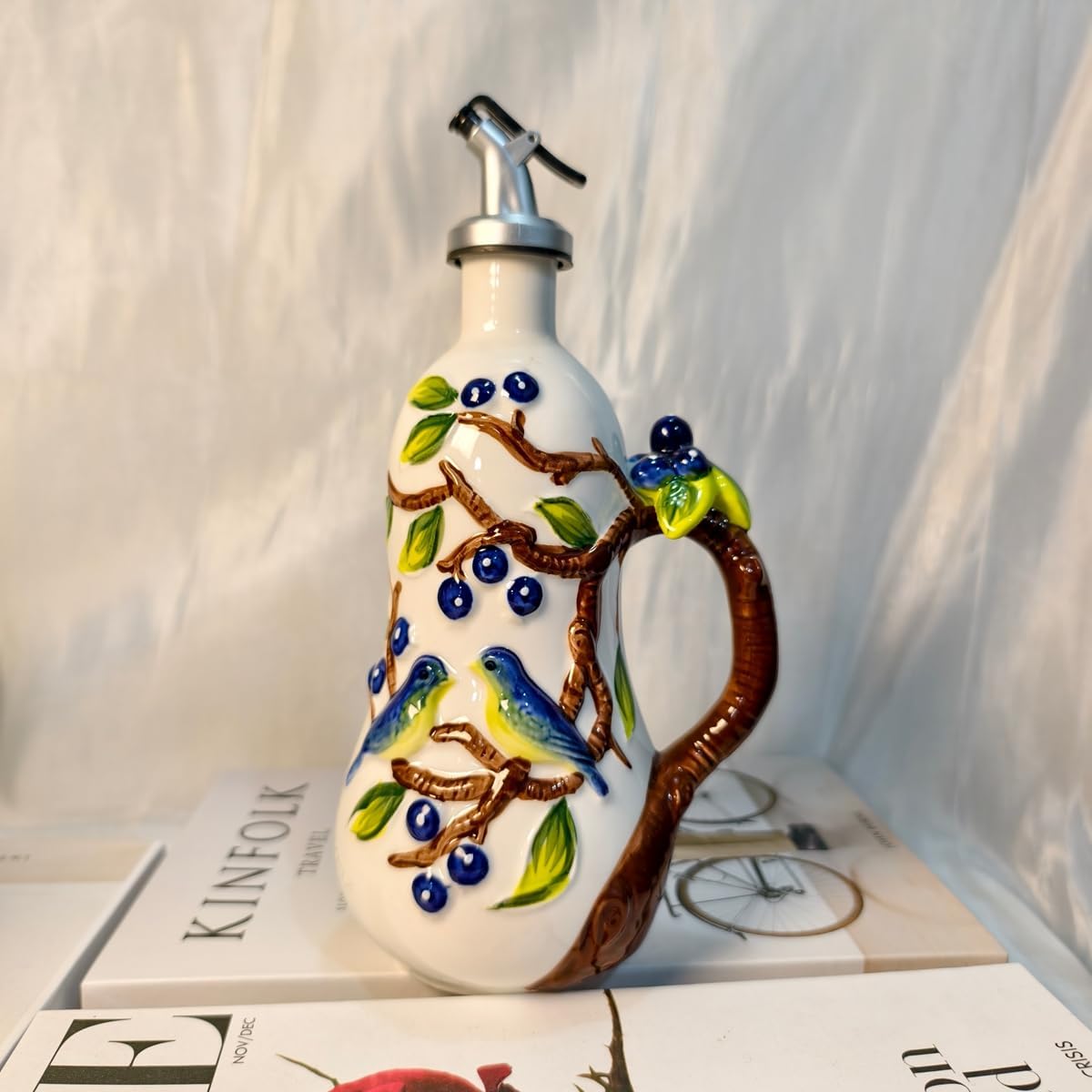 18 Oz Hand Painted Relief Ceramic Olive Oil Bottle Dispenser for Kitchen, Oil and Vinegar Bottle, Seasoning Bottle with Stainless Steel Nozzle, 540mL Oil Container with Handle for Cooking, Light Proof