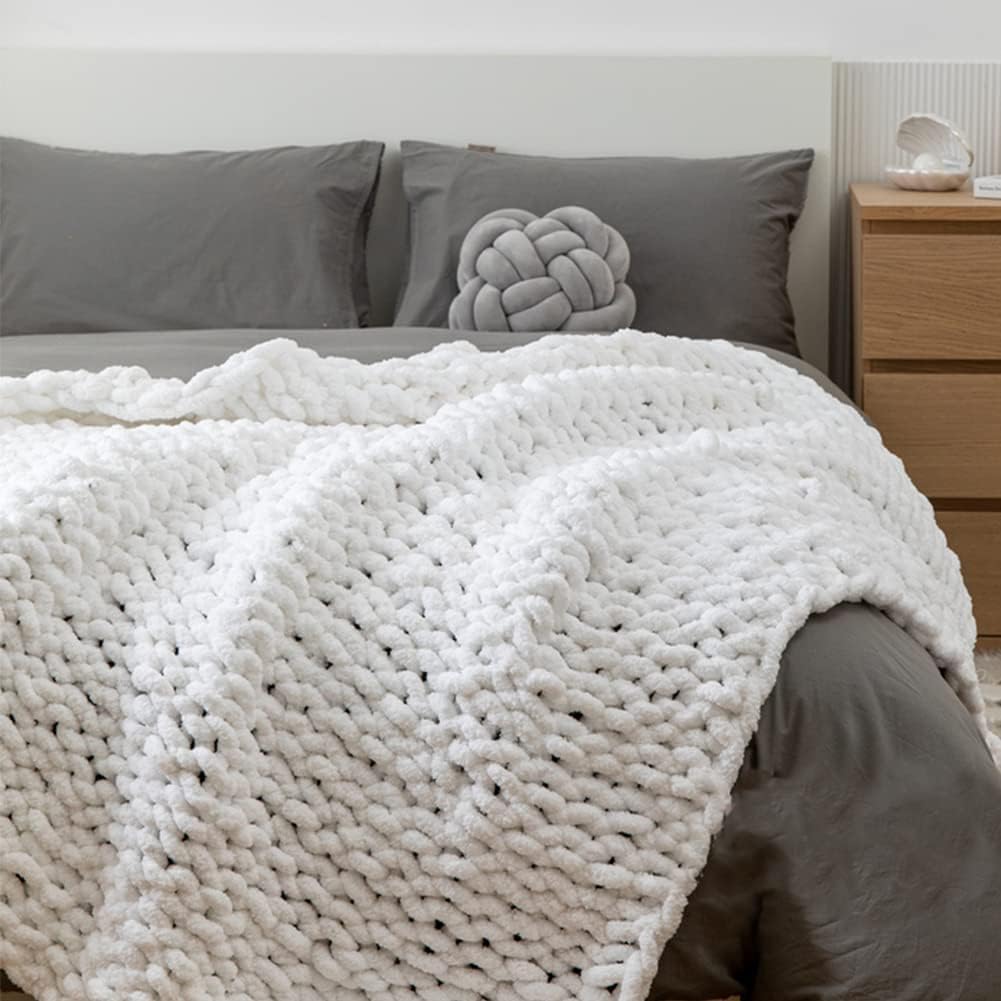 Chunky Knit Blanket Throw 48"*71", Hand Knitted Warm Chenille Throw Blanket, Home Decor Soft Thick Yarn Cable Knit Blanket,Soft Breathable Fleece Banket Christmas for Couch Bed Sofa Best Gift (White)