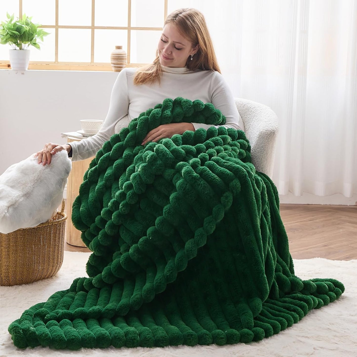 NEWCOSPLAY Faux Fur Throw Blanket Dark Green 3D Ribbed Plush Thick Warm Blanket for Couch Sofa Bed 850GSM (Dark Green Ribbed, Throw(50"x60"))