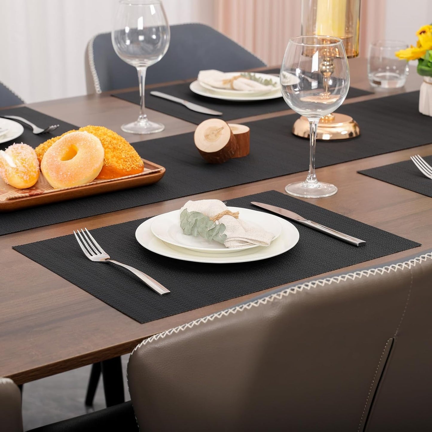 Myir JUN Placemats Set of 8, Vinyl Woven Placemats Place Mats Indoor Set of 8 Washable Table Mats Non-Slip Place mats for Dining Table (Black, Set of 8)