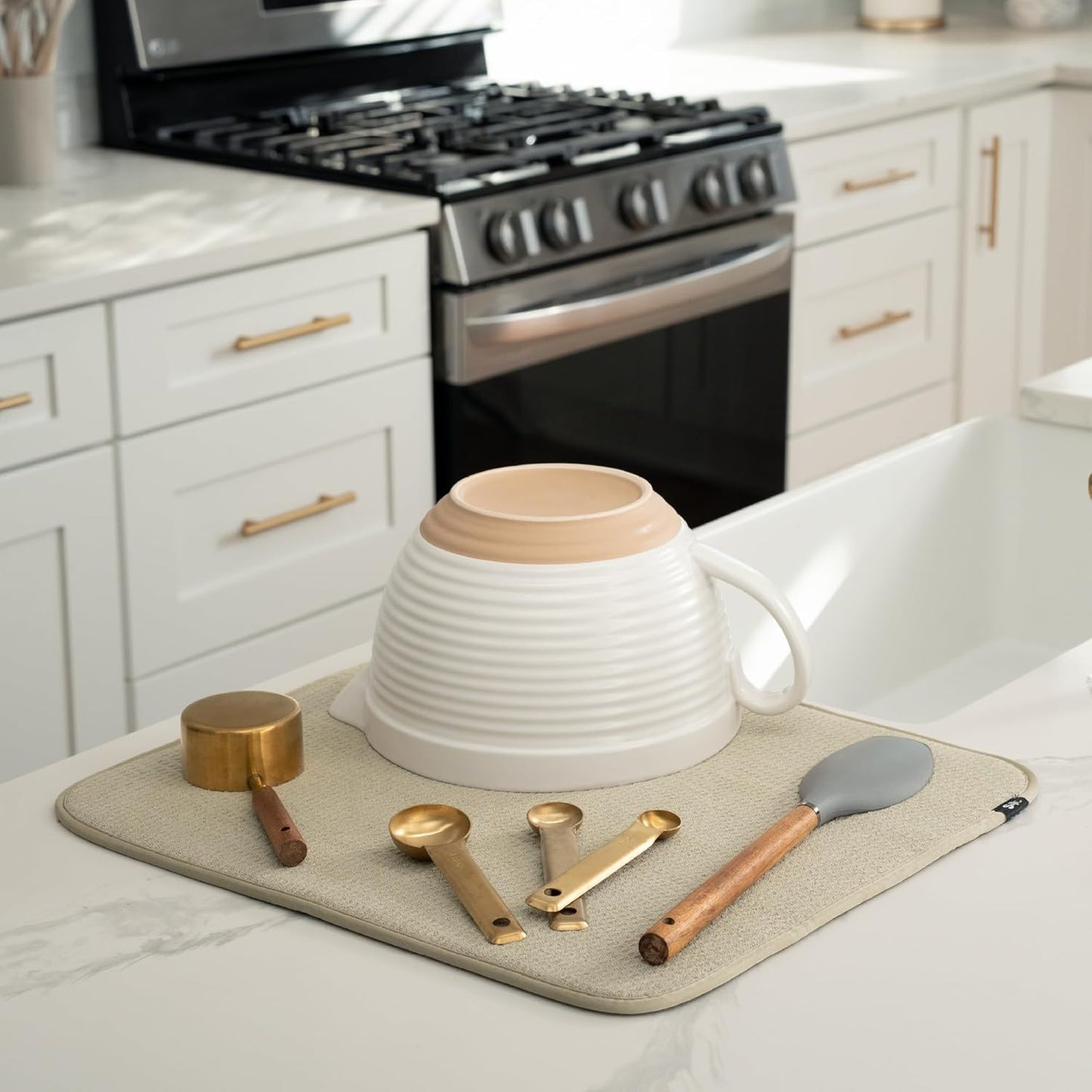 S&T INC. Dish Drying Mat, 16” x 18”, Absorbent Microfiber Kitchen Counter Mat, Dish Drying Pad for Dishes, Utensils, Pots and Pans, Large, Pure Cashmere