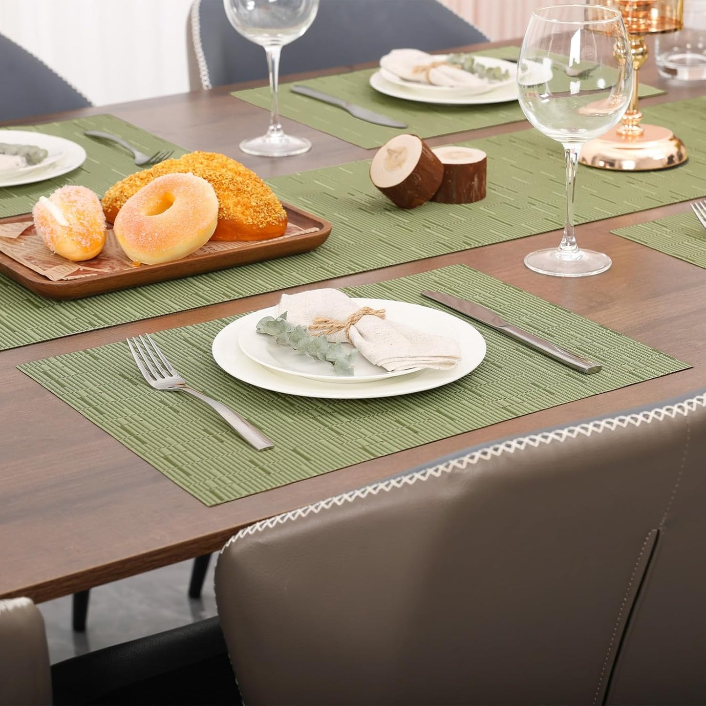 Myir JUN Placemats Set of 8, Vinyl Woven Placemats Place Mats Indoor Set of 8 Washable Table Mats Non-Slip Place mats for Dining Table (Green, Set of 8)