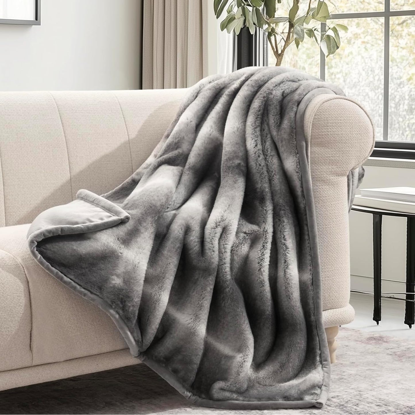 Ultra Soft Luxury Fluffy Mink Faux Fur Throw Blanket, Thick Warm Fall Winter Blankets for Bed, Couch, Cozy Plush Reversible Blanket for Chair, Sofa (Ombré Silver Onyx, 60"x80")