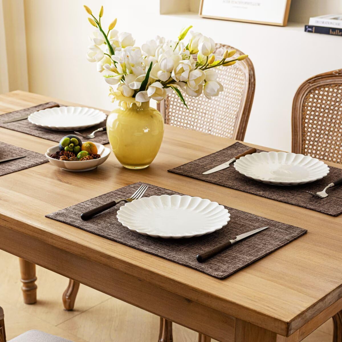 Placemats Set of 6, Bilayer Thickened Linen Place Mats Heat Resistant Machine Washable Wrinkle Free Carefully Selected Polyester Mats for Kitchen/Dining/Coffee Table (Burlap)