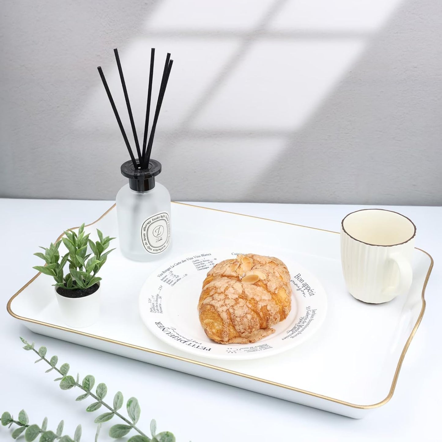 Spsyrine White Decorative Serving Tray with Handles, Elegant Plastic Coffee Table Tray for Ottoman, Living Room, Home Decor