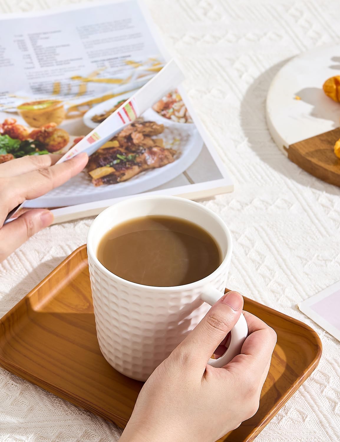 Ceramic Coffee Mugs 15 oz, Large Waffle Embossed Mug Set, Coffee Cups for Latte, Cappuccino, Cocoa, Tea, Mocha, Milk, Housewarming Wedding Present,Microwave & Dishwasher Safe - Set of 4 (White)