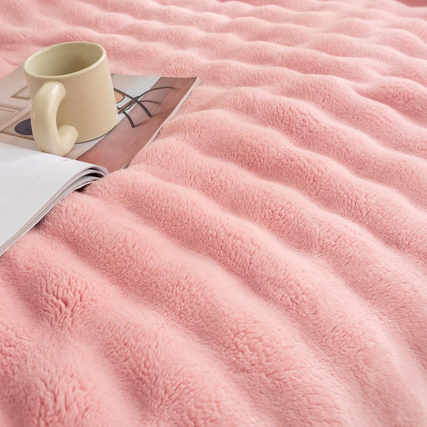 YUSOKI Luxury 3D Bubble Throw Blanket 5lb,All Ages,Home Decoration, (Light Pink,90 * 90inches)