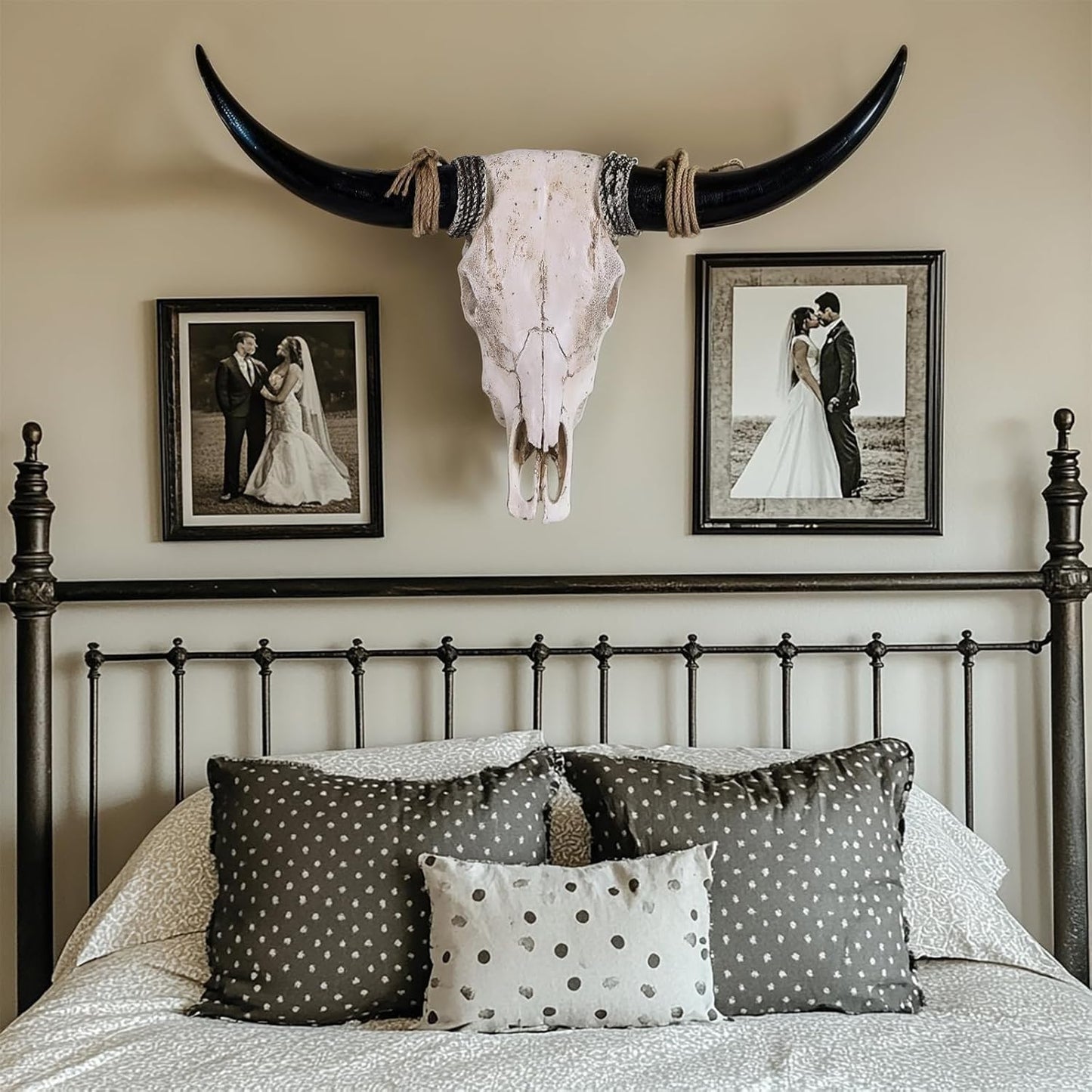 XOUXYJUN 31inch Cow Skull Wall Decor, Long Horn Wall Hanging Decor,Wall Hanging Faux Longhorn Skull Faux Taxidermy Animal Head, Handmade Decor Home Sculpture Faux Bull Horns for Wall (Black)