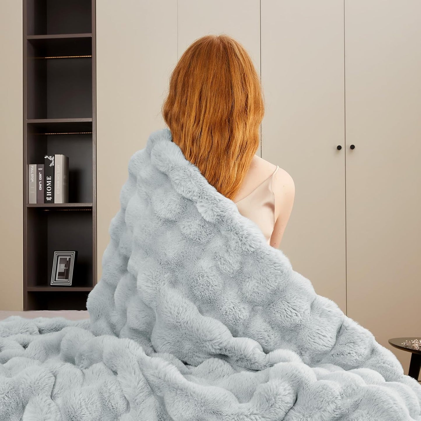 Touchat Luxury 1000GSM Faux Rabbit Fur Throw Blanket, Super Heavy Warm Cozy Grey Blankets for Couch Bed Sofa, Ruched Plush Fuzzy Elegant Soft Reversible Mink Blanket for Living Room Bedroom