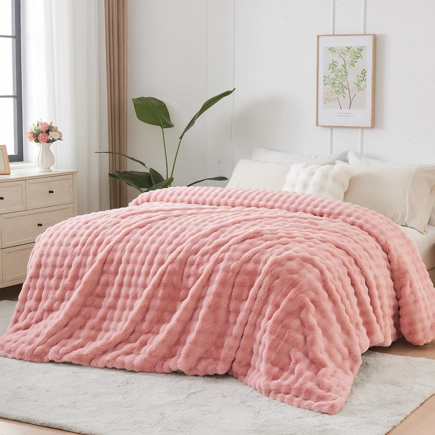 NEWCOSPLAY Faux Fur King Blanket Pink Bubble Blanket Thick Warm Soft for Couch Sofa Bed 550GSM (Pink, King(90"x110"))