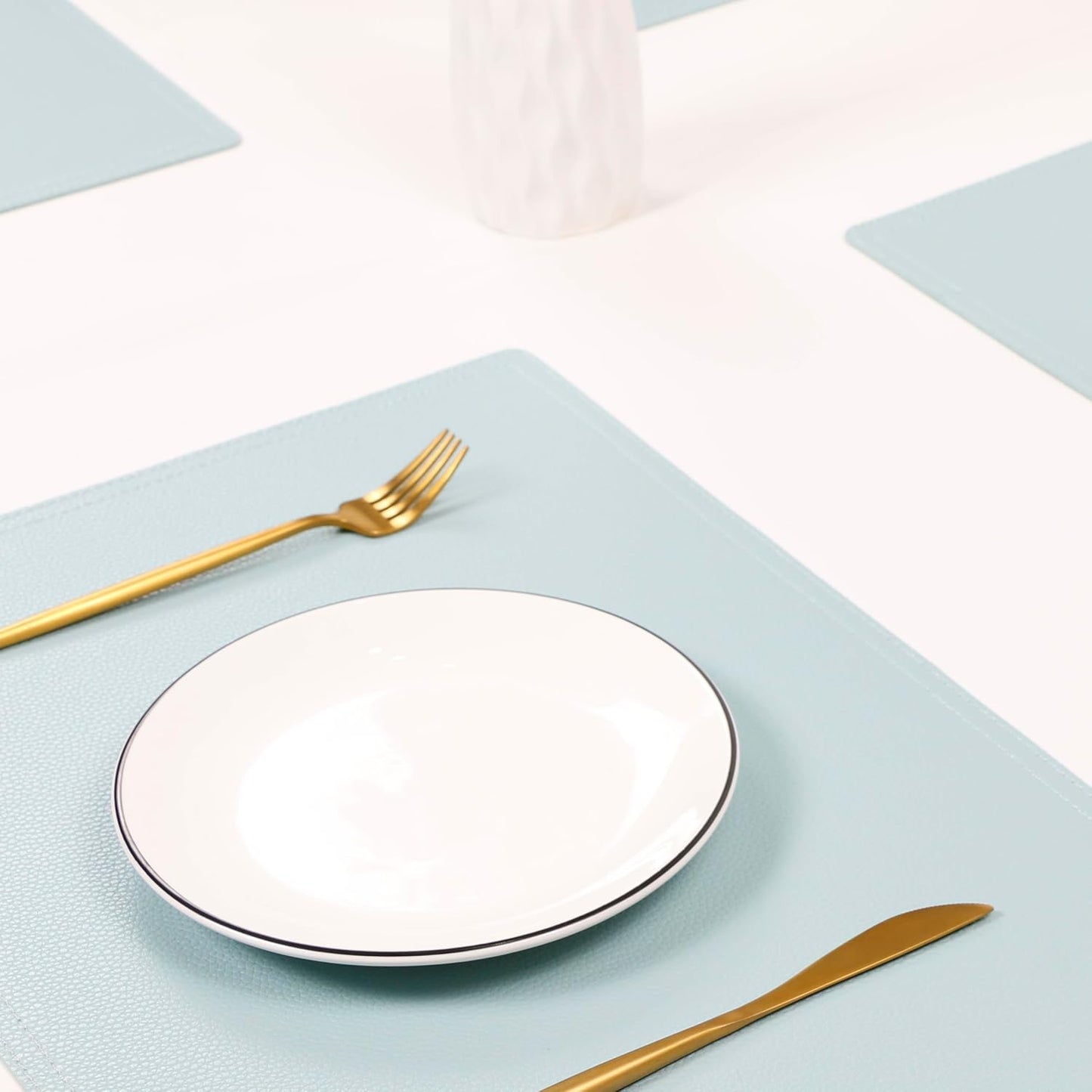 Set of 8 Faux Leather Placemats, PU Table Mats, Waterproof, Stain Resistant, Heat Resistant, Non-Slip Easy to Clean for Kitchen, Dining, Conference Tables