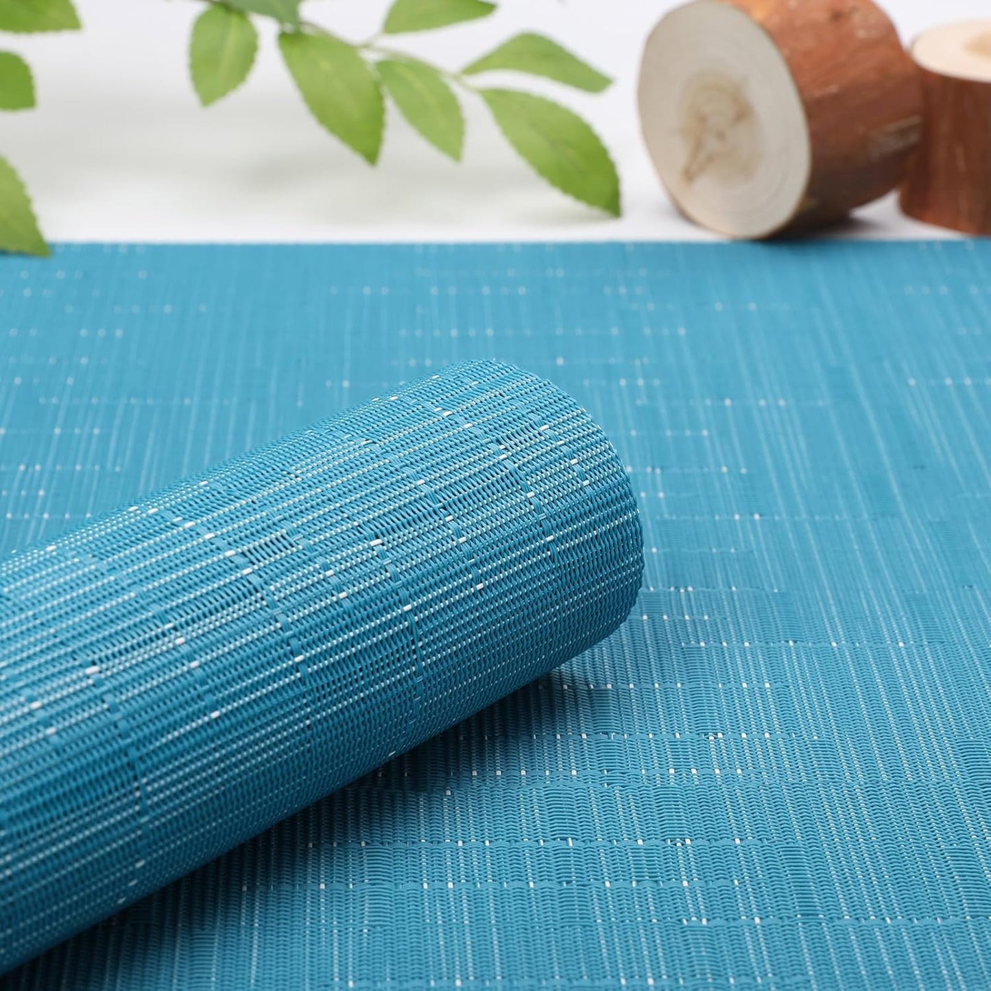 Myir JUN Placemats Set of 4, Vinyl Woven Placemats Place Mats Indoor Set of 4 Washable Table Mats Non-Slip Place mats for Dining Table (Blue, Set of 4)