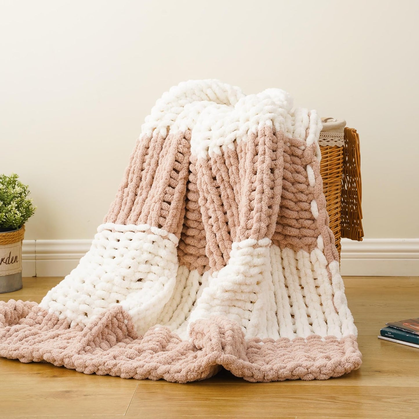 Battilo Chunky Knit Throw Blanket, Soft and Thick Chenille Throw Blanket, 50"x60" Handmade Cable Knit Crochet Blanket, Large Rope Knot Throw Blankets for Couch Sofa Bed Home Decor, Blush & White