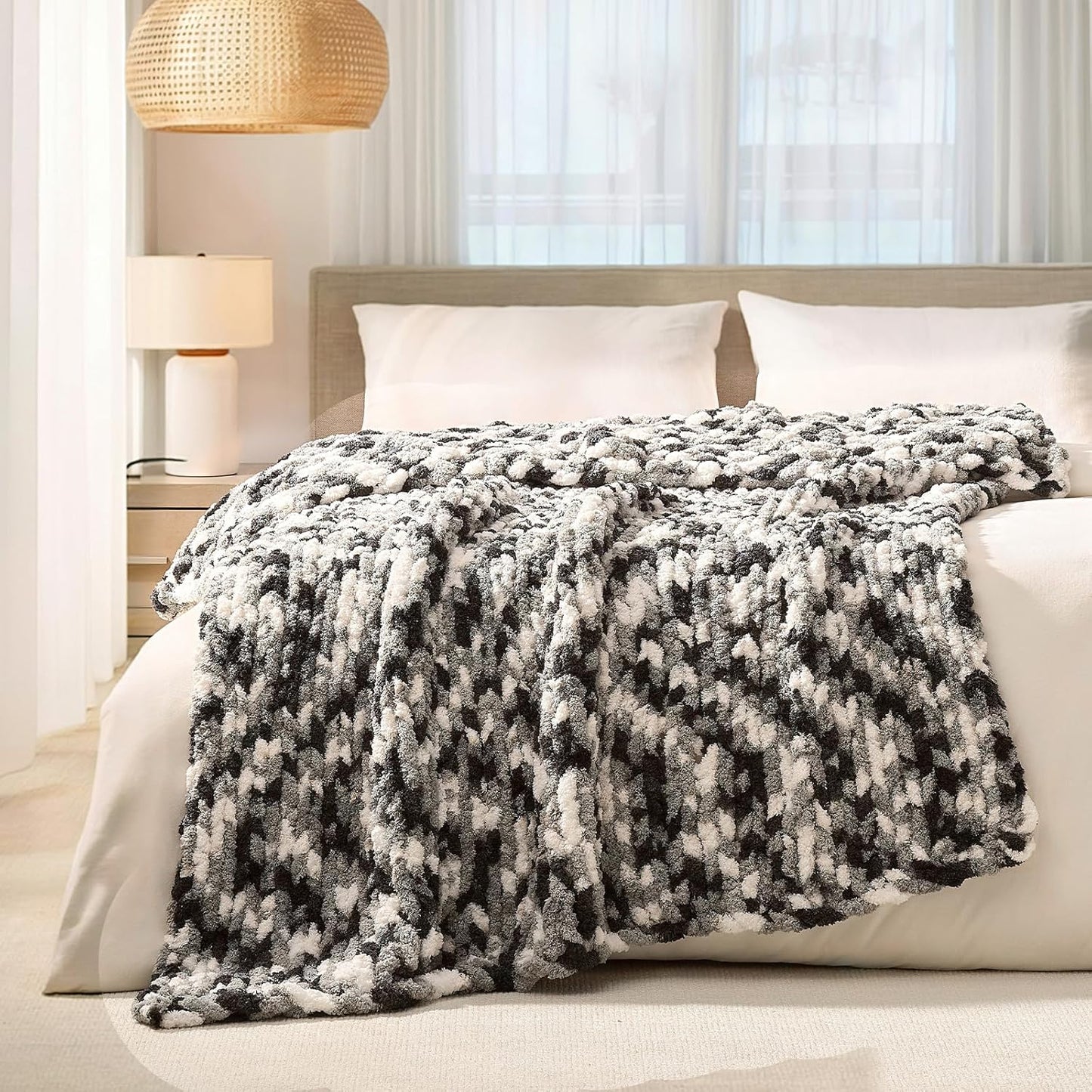 L'AGRATY Chunky Knit Blanket Throw: 50''x60'' Chenille Chunky Knitted Throw Blankets for Bed Couch - Handmade Thick Cable Knit Blanket - Large Crochet Rope Blankets for Home Decor