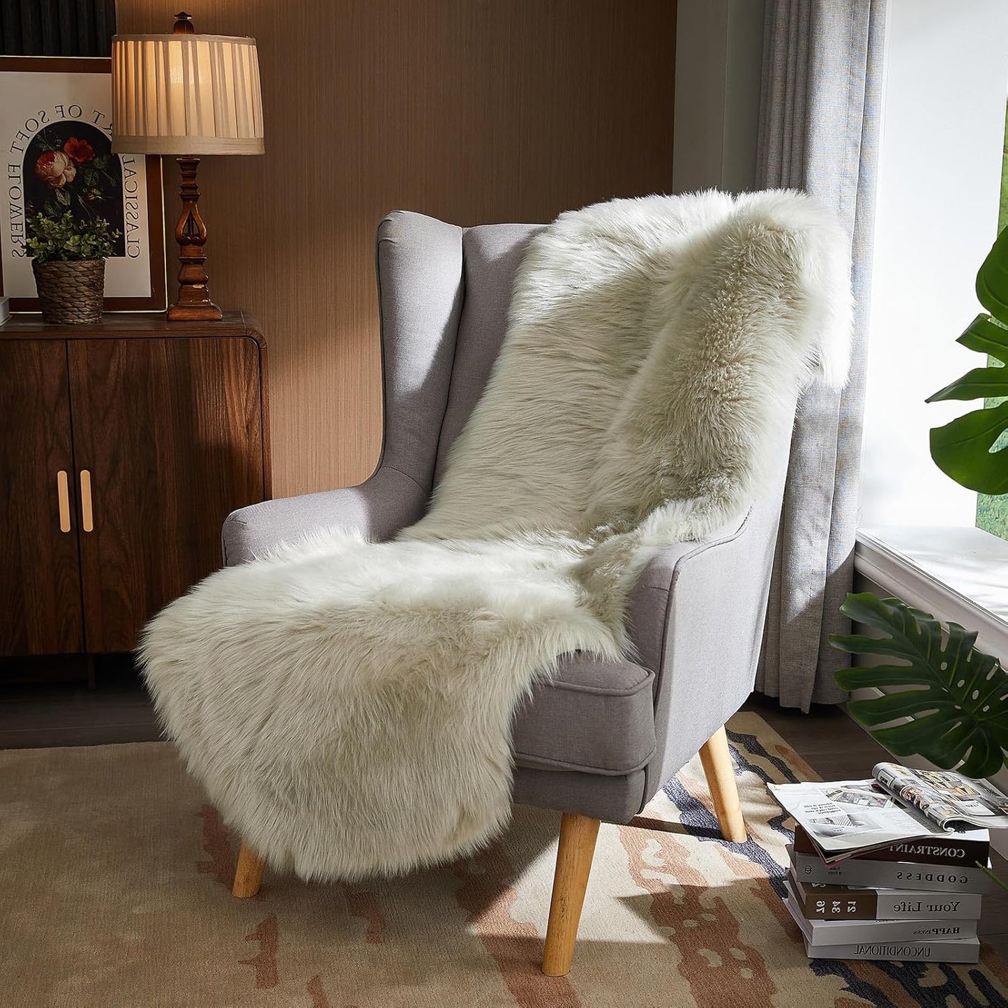 AMTOVO Faux Sheepskin Rug, Light Grey Ultra Soft Fluffy Shag Area Rug, 2 x 6 ft Faux Fur Rug for Bedroom Sofa Throw Cushion Room Decor, Sheepskin