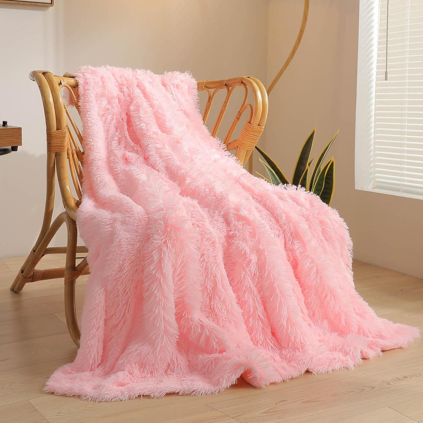 XeGe Luxury Faux Fur Blanket, Pink Soft Big Fluffy Throw, Shaggy Plush Decorative Cute Girls Furry Bed Throw, Fuzzy Blanket for Couch Bedroom Living Room, Pink, 60x90