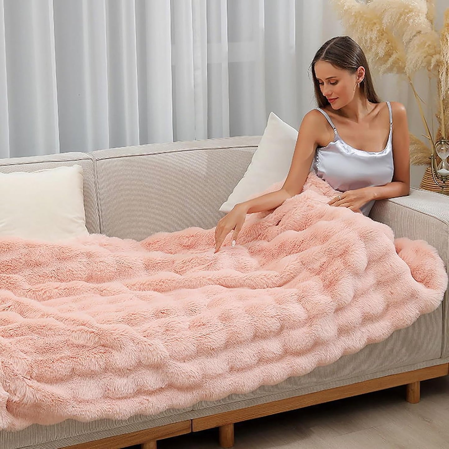 UKELER Large Fluffy Bed Blankets Throws Cozy Shaggy Faux Fur Blanket Soft Plush Thick Throw Blanket for Bed, Couch, Sofa, Office, Camping 60''x80'' Pink