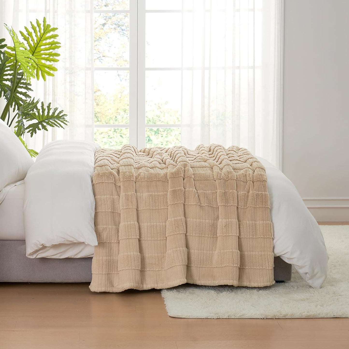 Amélie Home Luxury Striped Faux Fur Throw Blanket for Couch, Embossed Split Fur Cozy Fuzzy Fluffy Luxurious Soft Plush Sofa Chair Bed Gift Blankets for Women Men Wife Friend, 60"x80", Beige