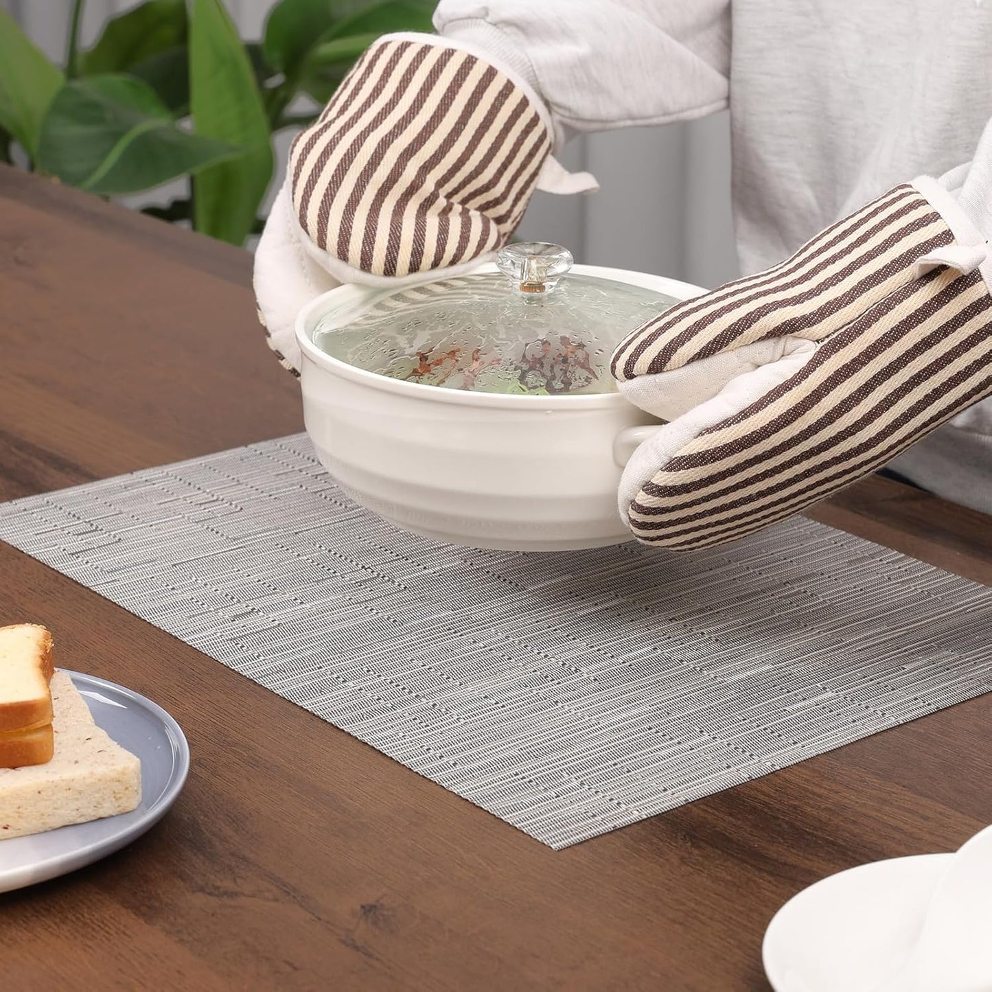 Myir JUN Placemats Set of 4, Vinyl Woven Placemats Place Mats Indoor Set of 4 Washable Table Mats Non-Slip Place mats for Dining Table (Silver, Set of 4)