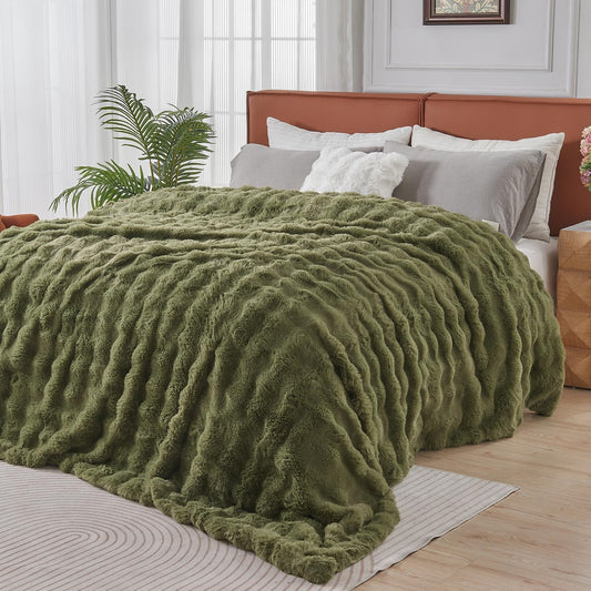 Lotus Karen Faux Fur Blanket Dark Green - Big Bubble Rabbit Fluff King Blankets for The Bed,Softest Fluffy Fuzzy Cozy Blanket,Thick Furry Plush Shaggy Warm Blankets for Women,108x90 Inches