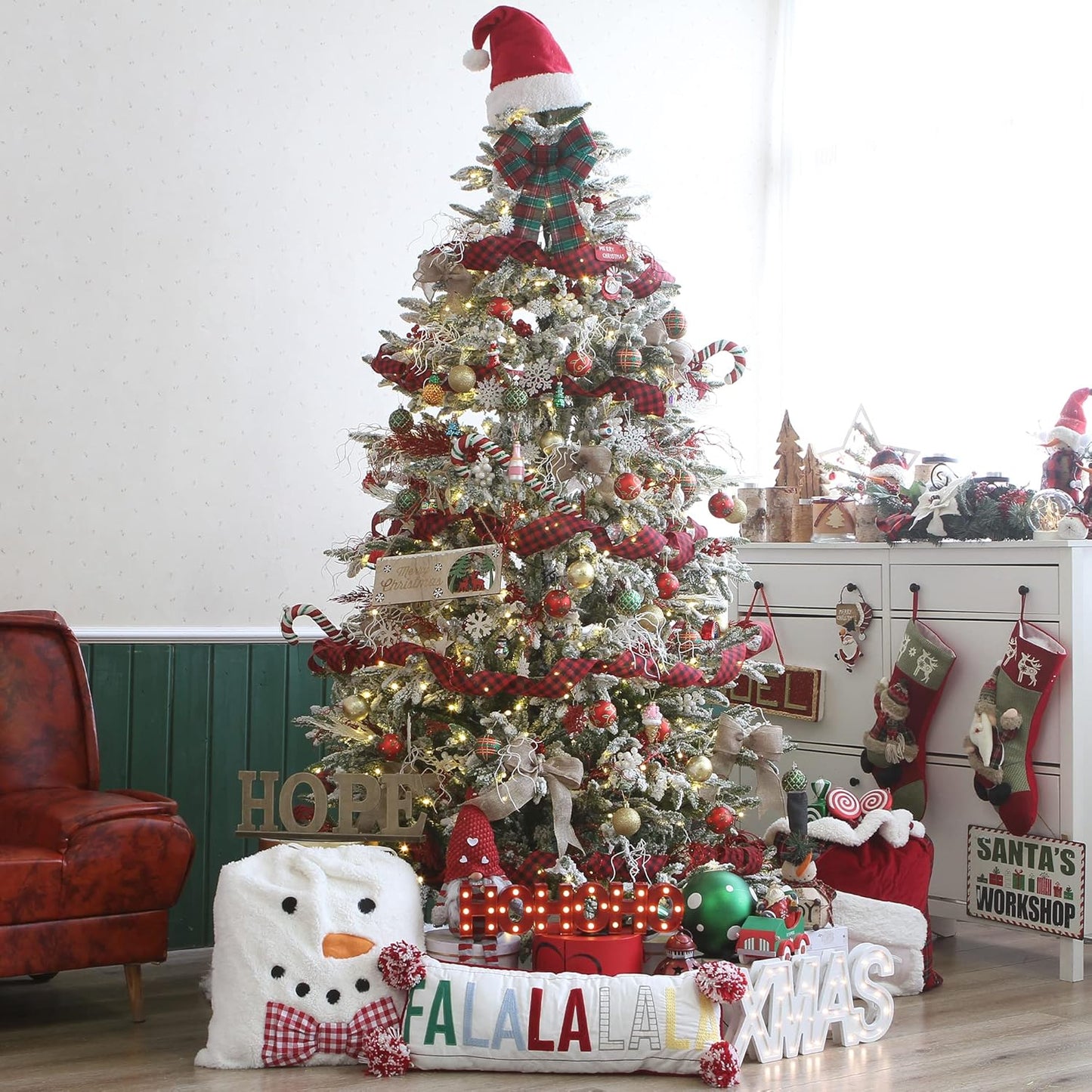 Sea Team 60mm/2.36" Delicate Contrast Color Theme Painting & Glittering Christmas Tree Pendants Decorative Hanging Christmas Baubles Balls Ornaments Set - 30 Pieces (Gold, Red & Green)