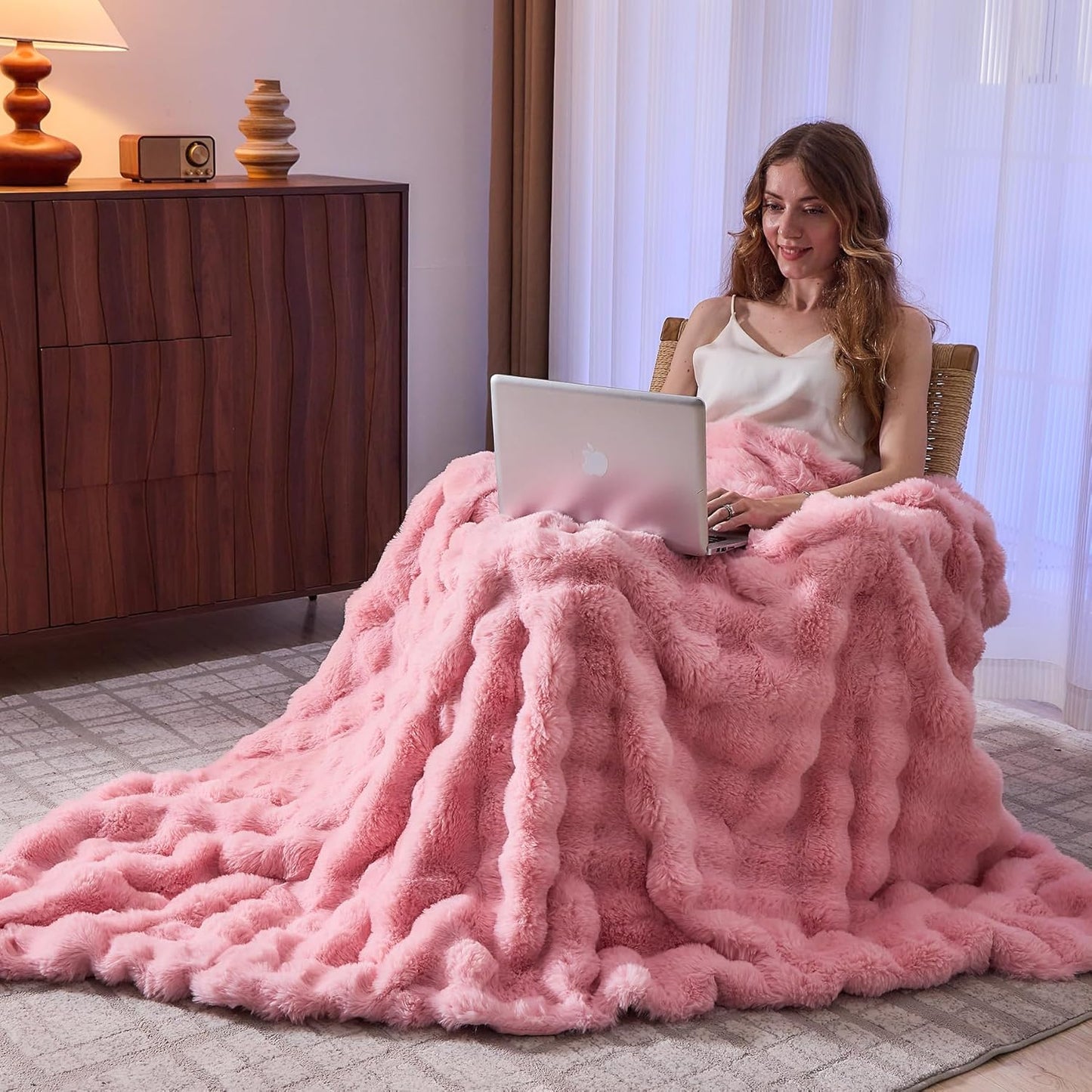 Lotus Karen Faux Fur Throw Blanket Pink - Big Bubble Rabbit Fluff Blanket for Couch, Small Fluffy Fuzzy Cozy Blanket,Thick Furry Plush Shaggy Blankets,50x60 Inches