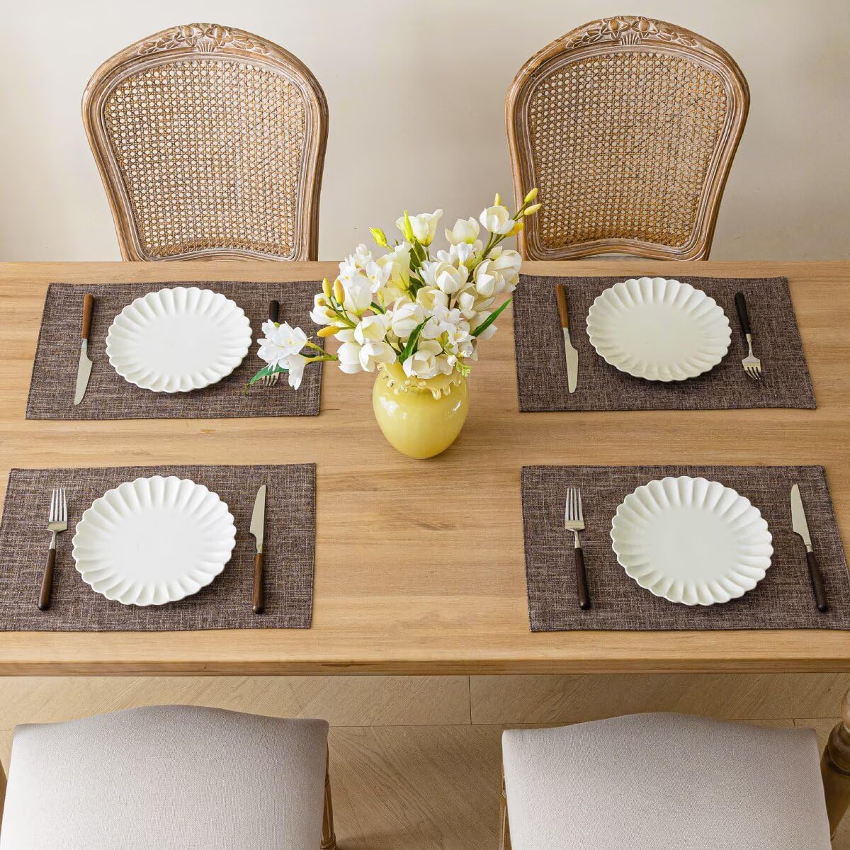 Placemats Set of 4, Bilayer Thickened Linen Place Mats Heat Resistant Machine Washable Wrinkle Free Carefully Selected Polyester Mats for Kitchen/Dining/Coffee Table (Burlap)