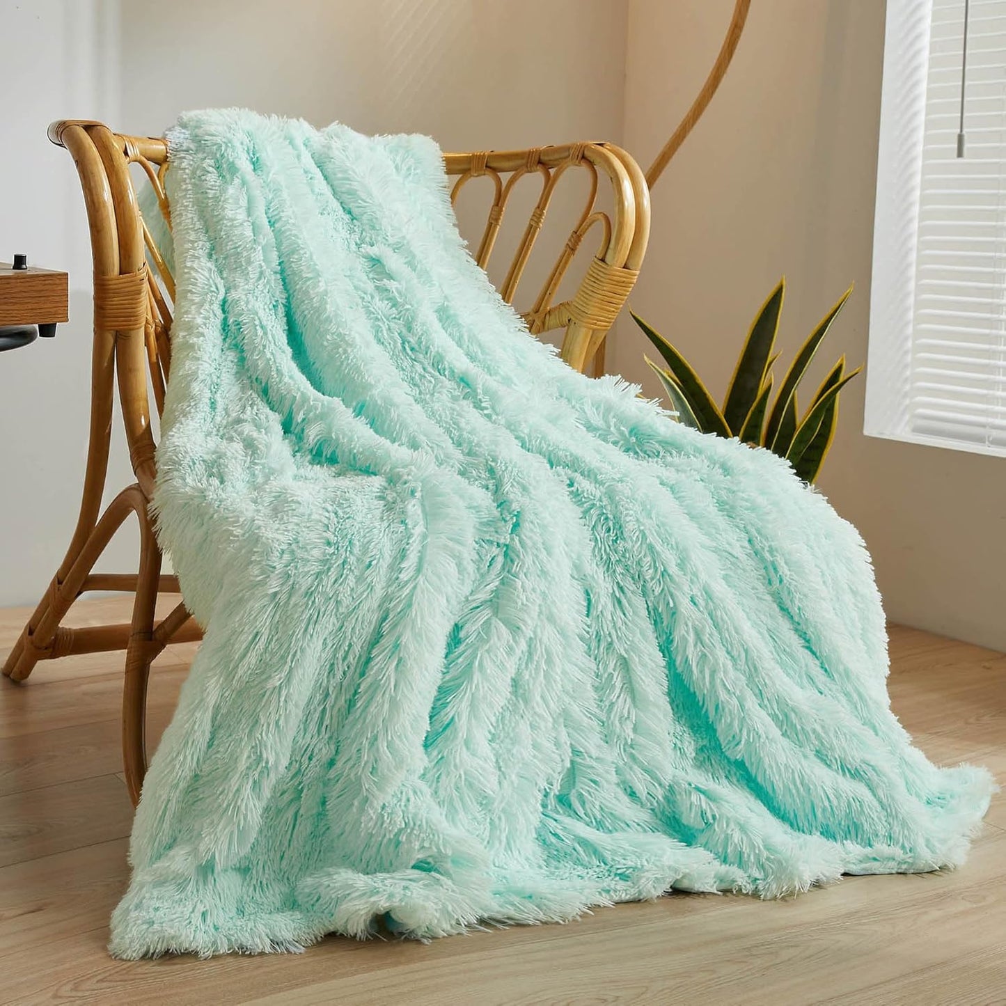 XeGe Luxury Faux Fur Throw Blanket, Aqua Soft 50x60 Fluffy Blanket Throw, Shaggy Plush Decorative Couch Blanket, Cute Furry Throw Holidy Fuzzy Lap Blanket for Kids Women Men Teen Girls Aqua Green