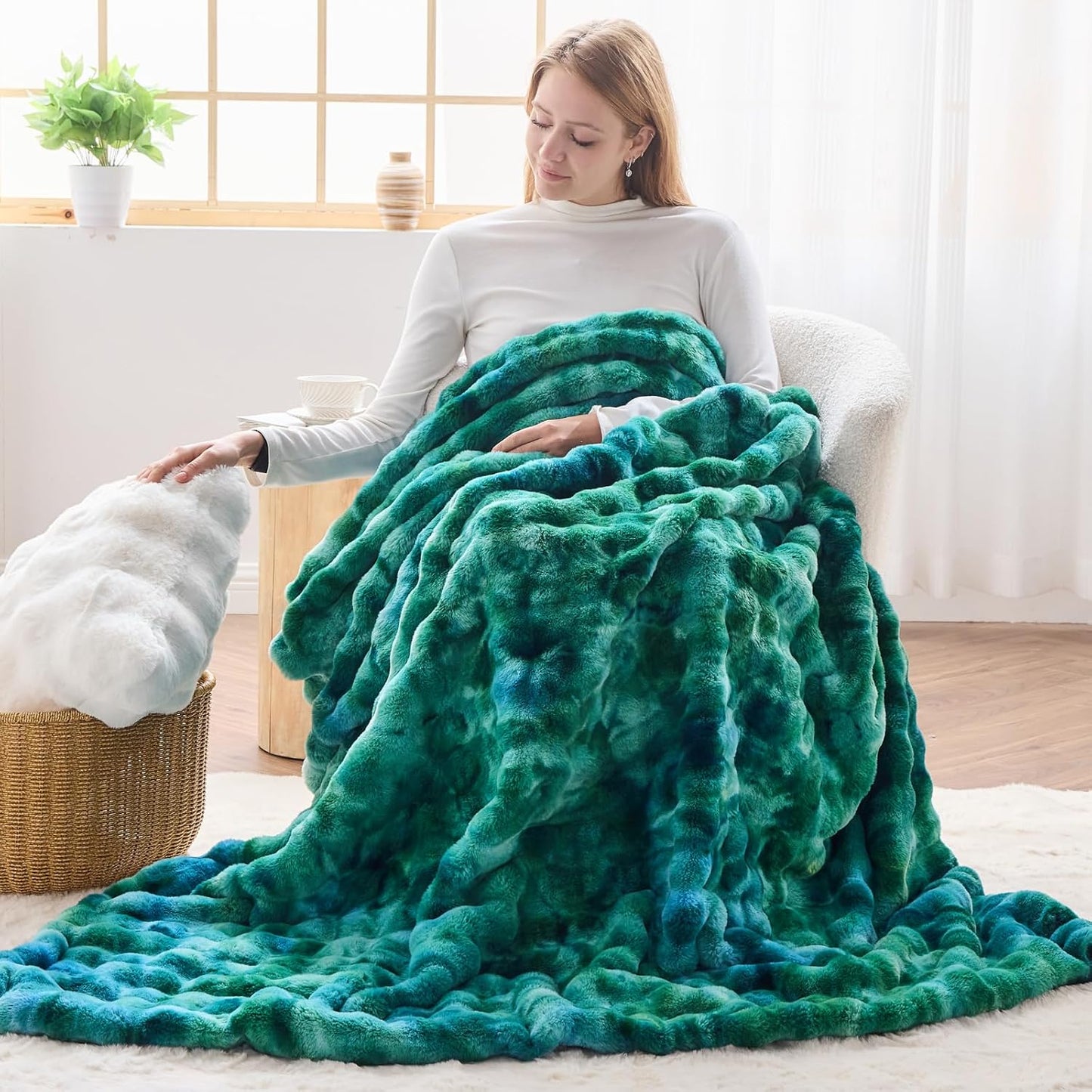NEWCOSPLAY Faux Fur Throw Blanket Tie-dye Dark Teal Luxury Fluffy Thick Warm Bubble Blanket for Couch Sofa Bed 700GSM (Tie-dye Dark Teal, Throw(50"x60"))
