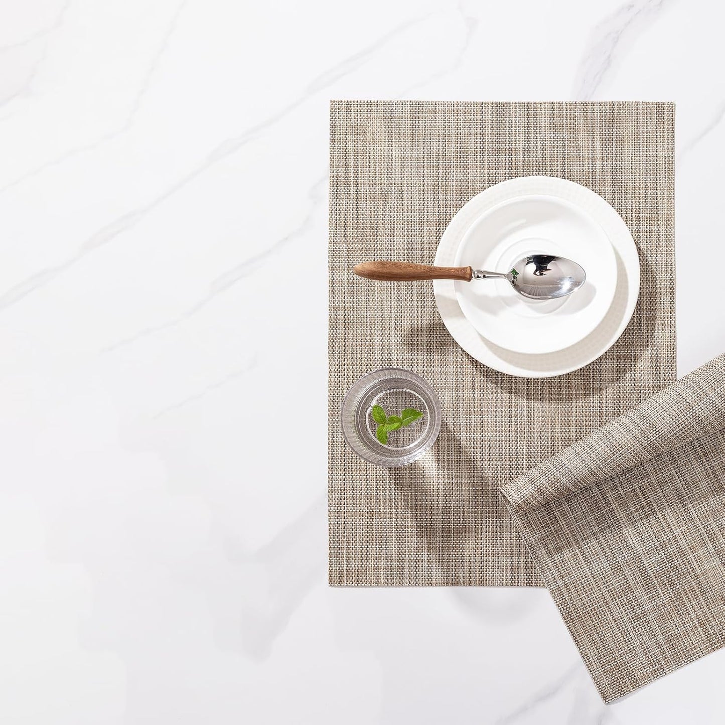 LEXMORE Placemats Set of 8 Vinyl/Plastic Woven Place Mats for Kitchen Table Indoor/Outdoor Washable Placemat Wipeable Dining Table Mats(Caramel)