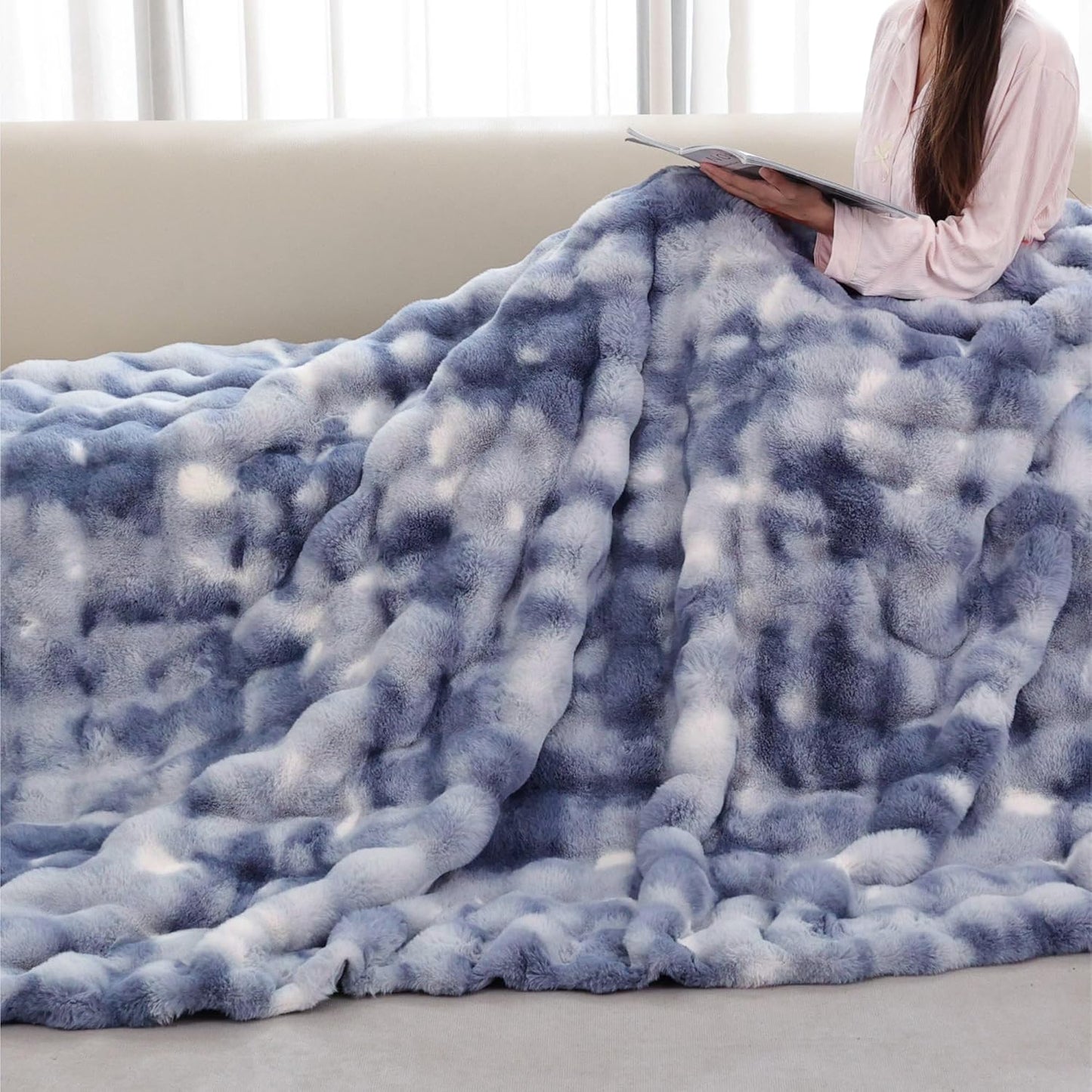 Tie-dye Blue Twin Cozy Faux Fur Blanket for Couch Bed Living Room 60x80 Furry Soft Fluffy Thick Warm Throw Blanket for Winter Home Gifts 860 GSM