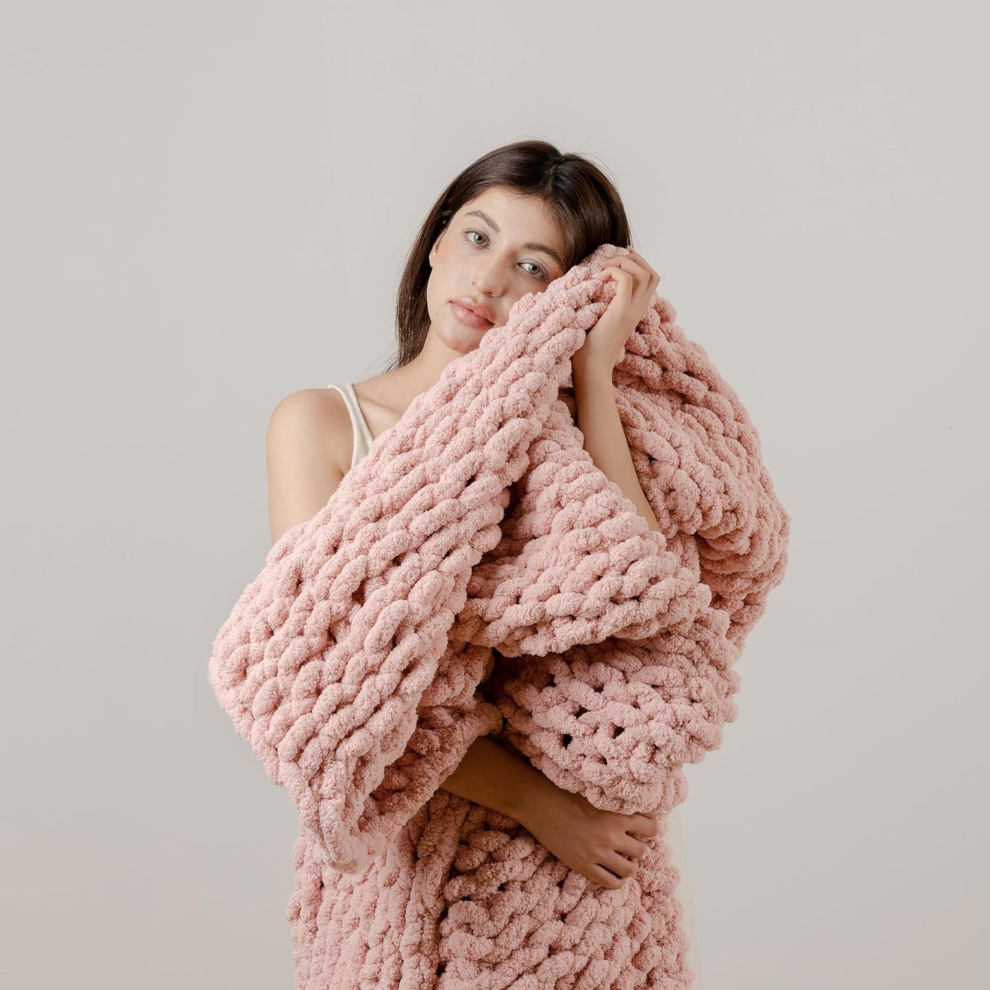 WESHIONGOO Chunky Knit Blanket Throw 40"×40" Knitted Throw Blankets for Couch Bed Fluffy Soft Blanket with Jumbo Chenille Yarn Thick 100% Handmade(Pink)