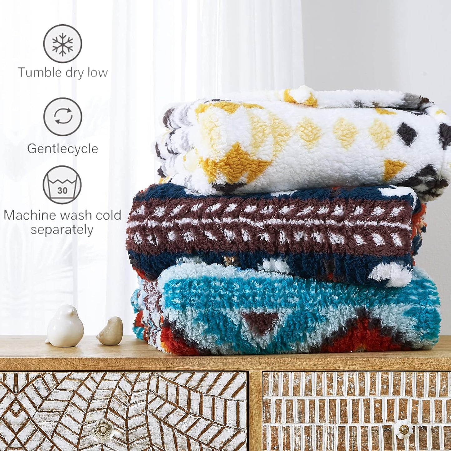 CASAAGUSTO Boho Sherpa Throw Blanket, Aztec King Size Blanket, Ultra Soft, Warm, Cozy, Plush, Thick Fleece Bohemian Throw Blanket for Couch, Bed, Sofa (Navy 108 * 90 Inch)