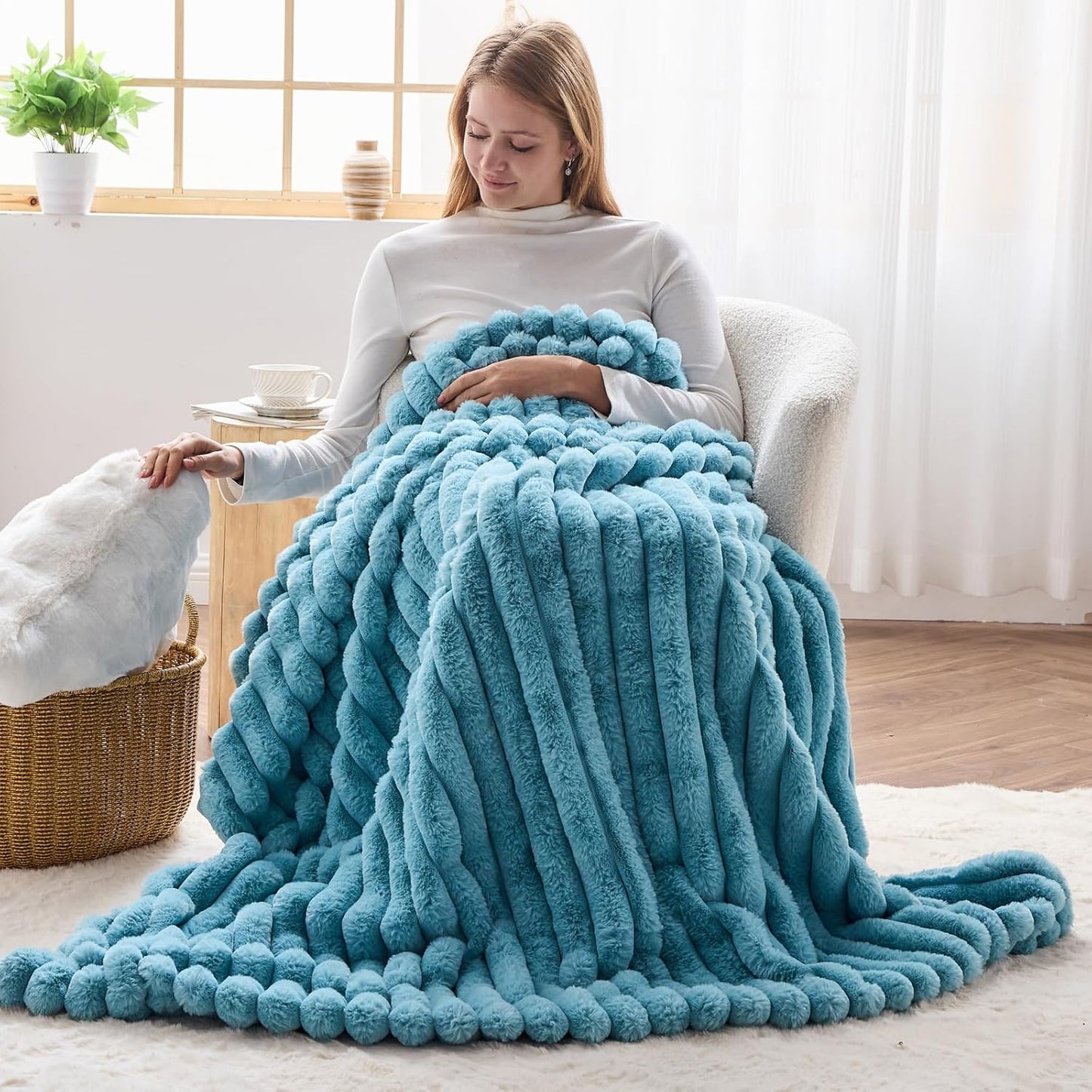 NEWCOSPLAY Faux Fur Throw Blanket Blue 3D Ribbed Plush Thick Warm Blanket for Couch Sofa Bed 850GSM (Blue Ribbed, Throw(50"x60"))