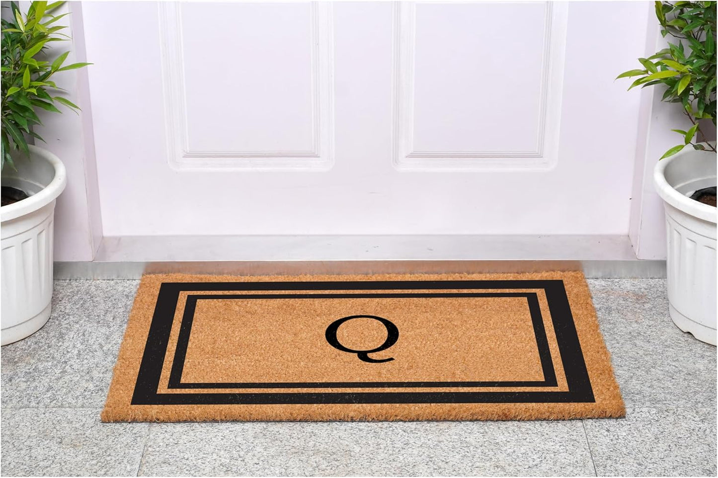 Calloway Mills 152962448 Black Border 24" x 48" Monogram Doormat (Letter Q)