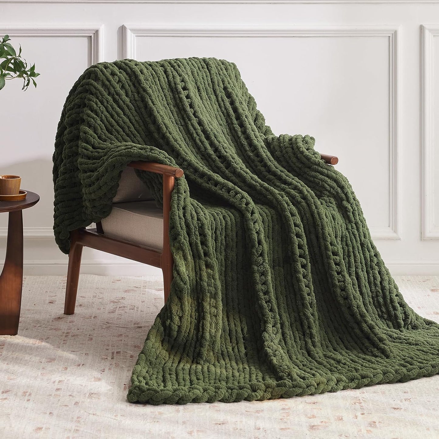 Chunky Knit Throw Blanket, 50''*60'' Knitted Throw Chenille Yarn for Bed Couch, Handmade Green Crochet Big Thick Blanket, Machine Washable Cute Comfy Blanket for Home Decor