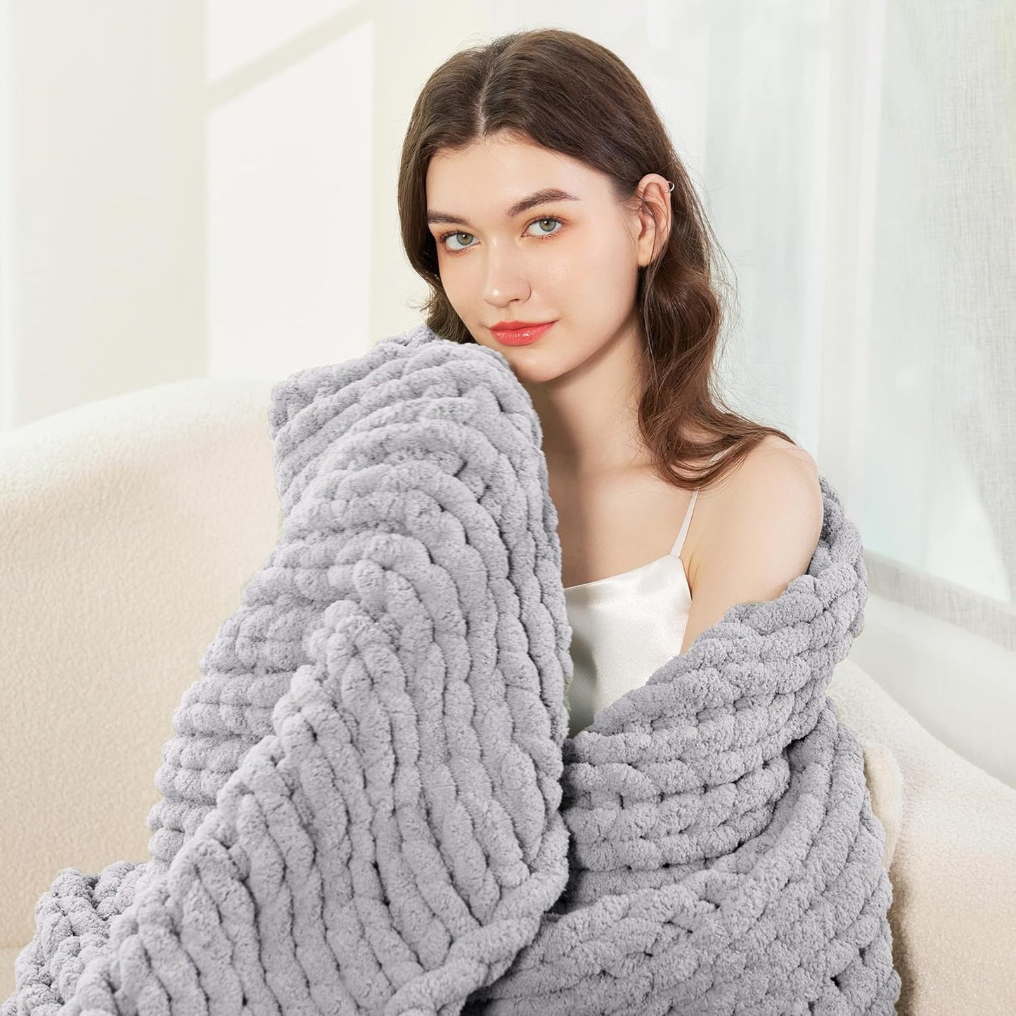 Admitrack Chunky Knit Blanket Throw, 100% Hand Knit Chenille Throw Blanket for Sofa & Home Decor, Soft and Cozy Knitted Throw Blankets (Light Gray，51"x63")