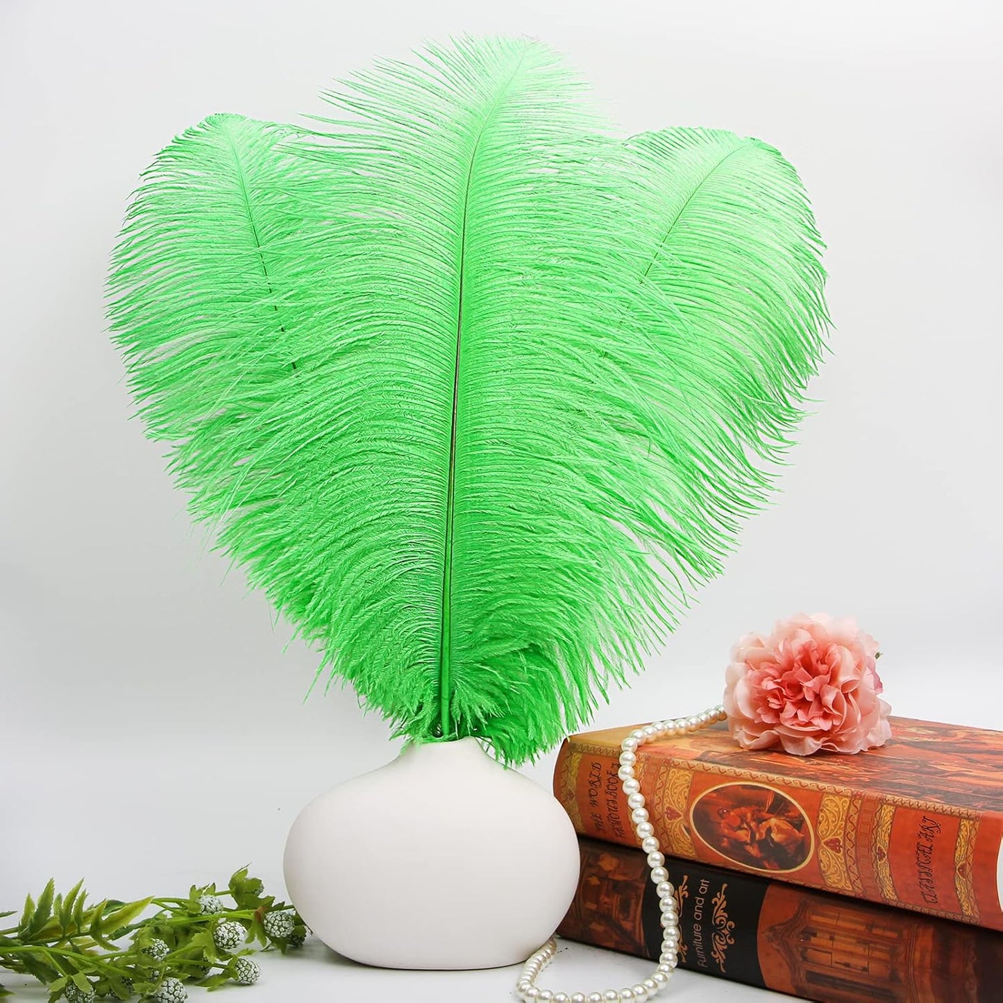THARAHT Green Ostrich Feathers 12pcs Large Natural Bulk 16-18Inch 40cm-45cm for Wedding Party Centerpieces Mardi Gras and Home Decoration Feathers