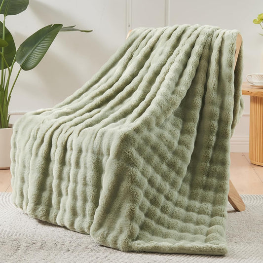 NEWCOSPLAY Faux Fur Throw Blanket Sage Green Bubble Blanket Thick Warm Soft for Couch Sofa Bed 550GSM (Sage Green, Throw(50"x60"))