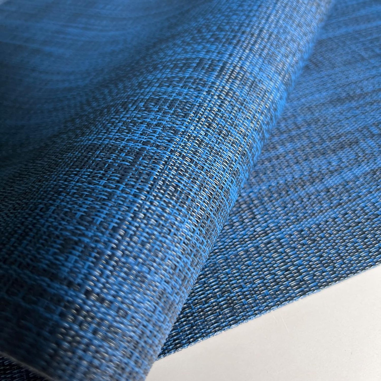 WAZAIGUR Placemats Set of 6 for Dining Table Heat-Resistant Washable Place Mats Woven Vinyl Kitchen Table Mats Easy to Clean,Navy Blue