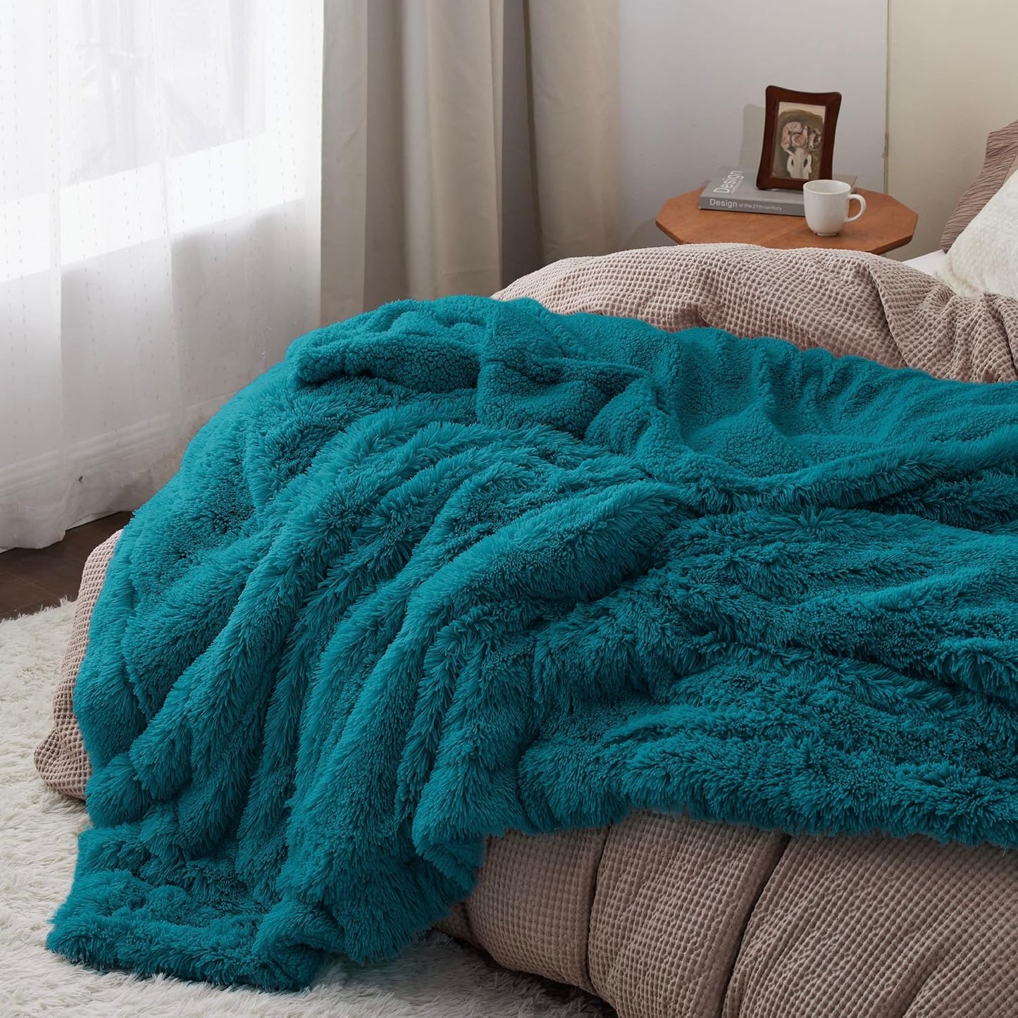Bedsure GentleSoft Fluffy Turquoise Teal Blankets Queen Size for Bed, Thick Sherpa Faux Fur Fleece Fuzzy Plush Winter Warm Soft Full Queen Blankets, Bedroom Teal Decor Cozy Gifts for Women Men, 90x90